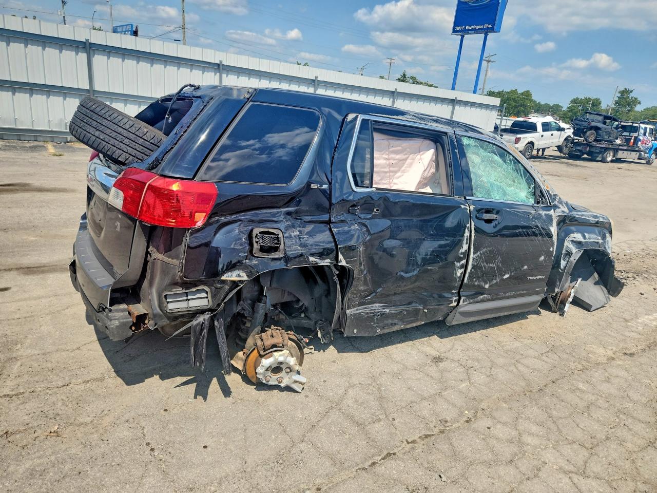 2CTALMEC6B6433956 · 2011 GMC TERRAIN · 3/13