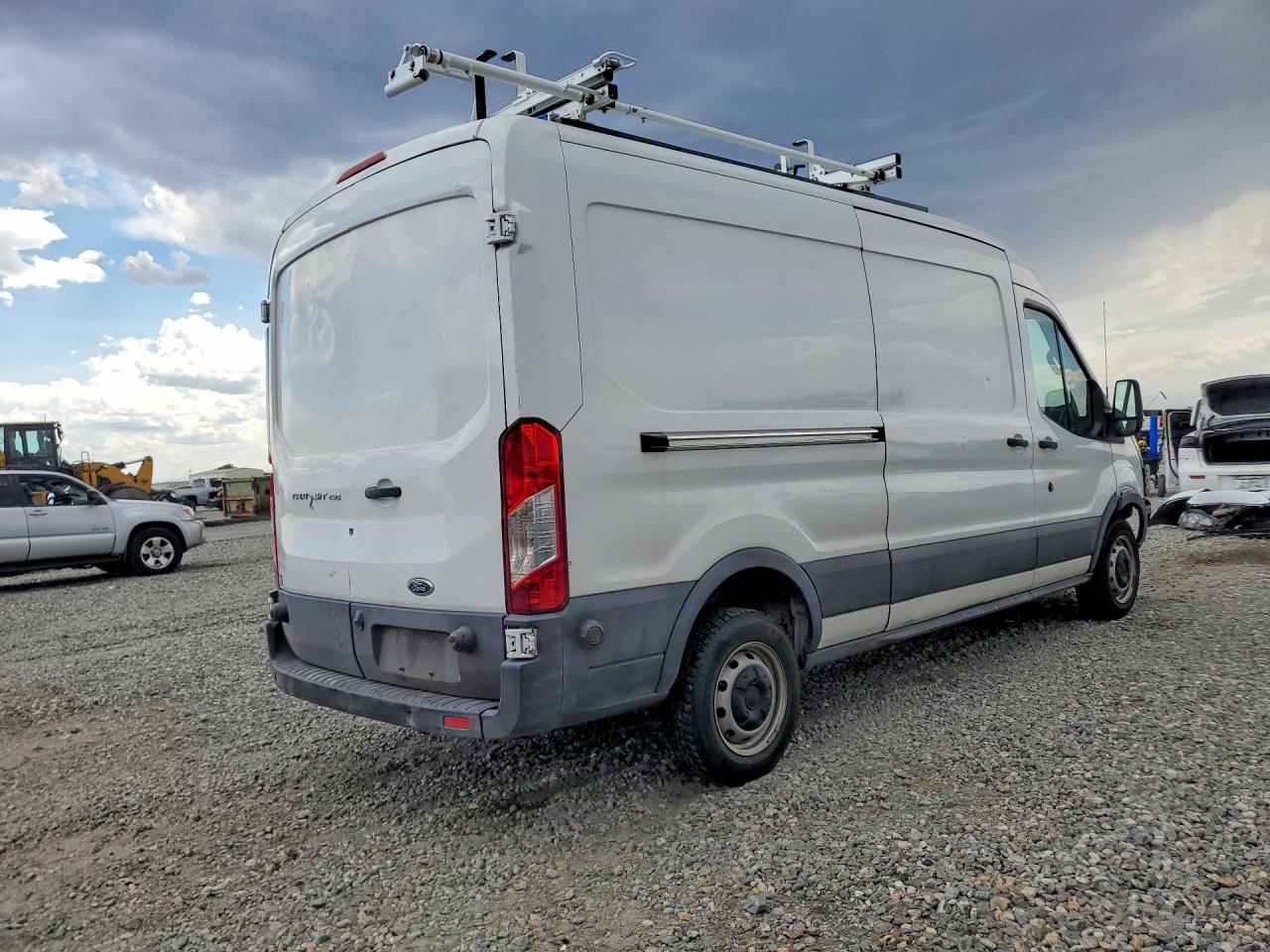 1FTYR2CM8HKB25573 · 2017 FORD TRANSIT · 3/13