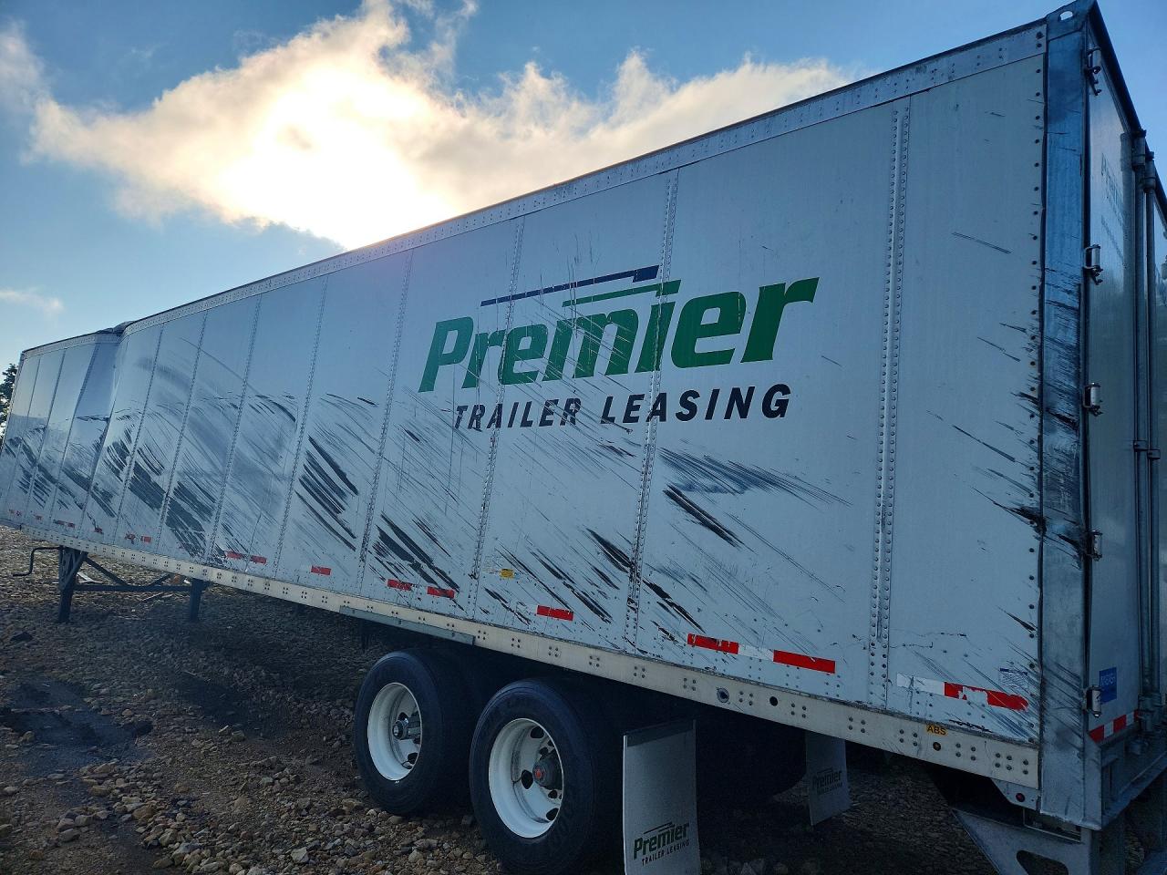 1JJV532D4VL715594 · 2027 WABASH TRAILERS · 2/9
