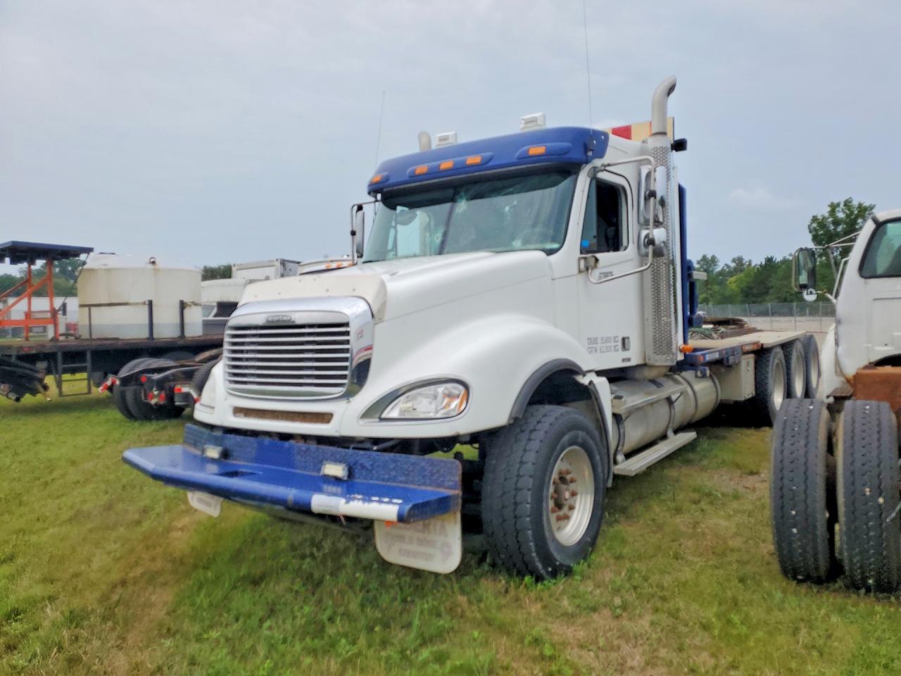 1FVPA6CK24LM77744 · 2004 FREIGHTLINER CONVENTIONAL