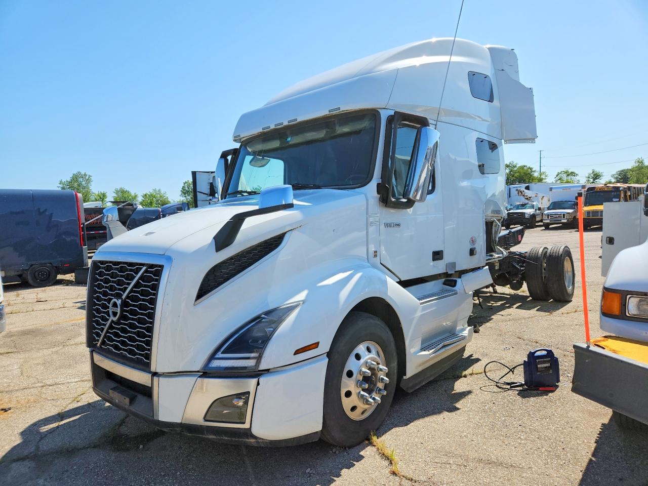 2022 VOLVO VN