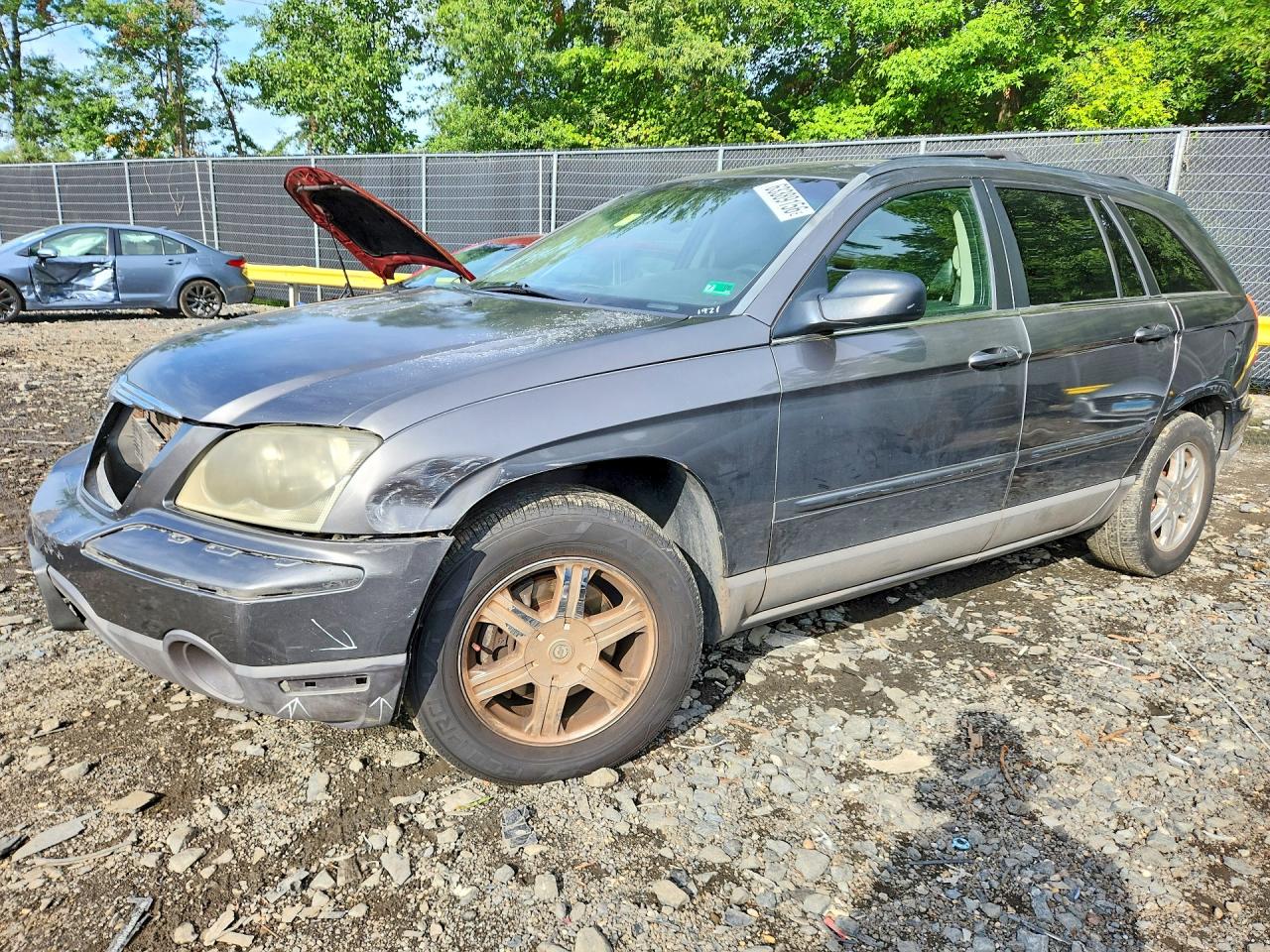 2C8GF68464R550109 · 2004 CHRYSLER PACIFICA