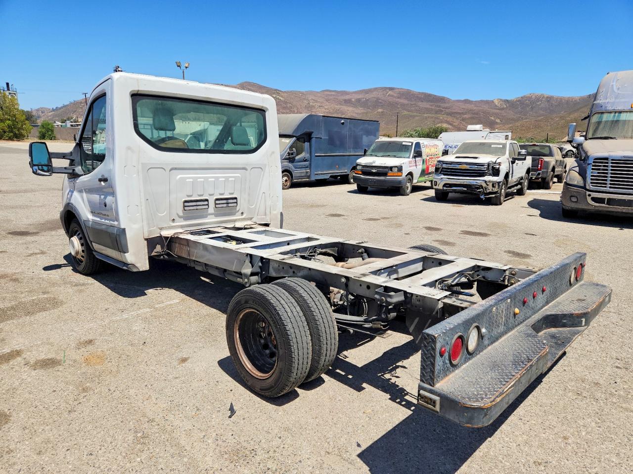 1FDRS6ZV3FKA51049 · 2015 FORD TRANSIT · 2/13