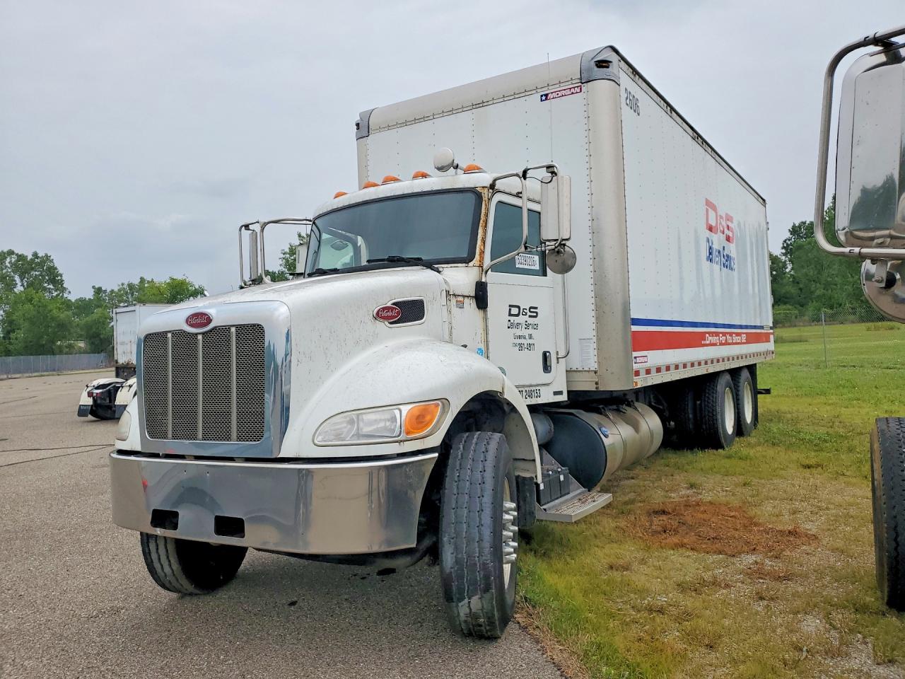 2NP3LJ0X9GM329650 · 2016 PETERBILT 348