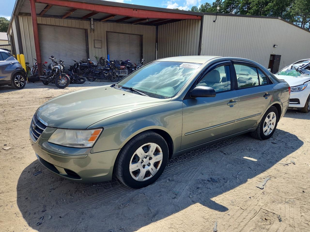 5NPET4AC1AH614881 · 2010 HYUNDAI SONATA