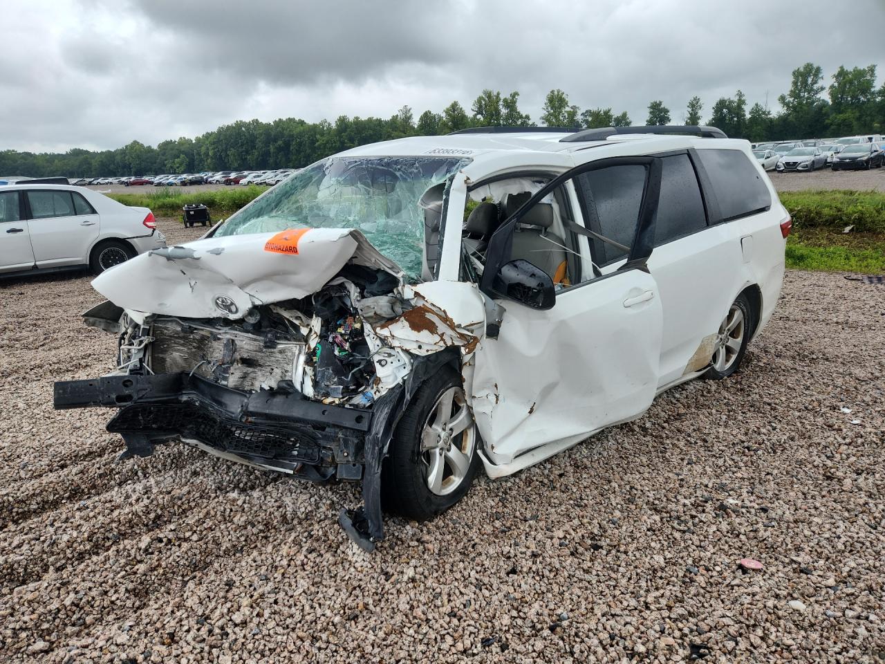 5TDKK3DC9FS590262 · 2015 TOYOTA SIENNA