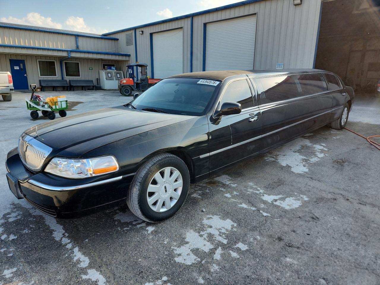 1L1FM88W85Y609574 · 2005 LINCOLN TOWN CAR