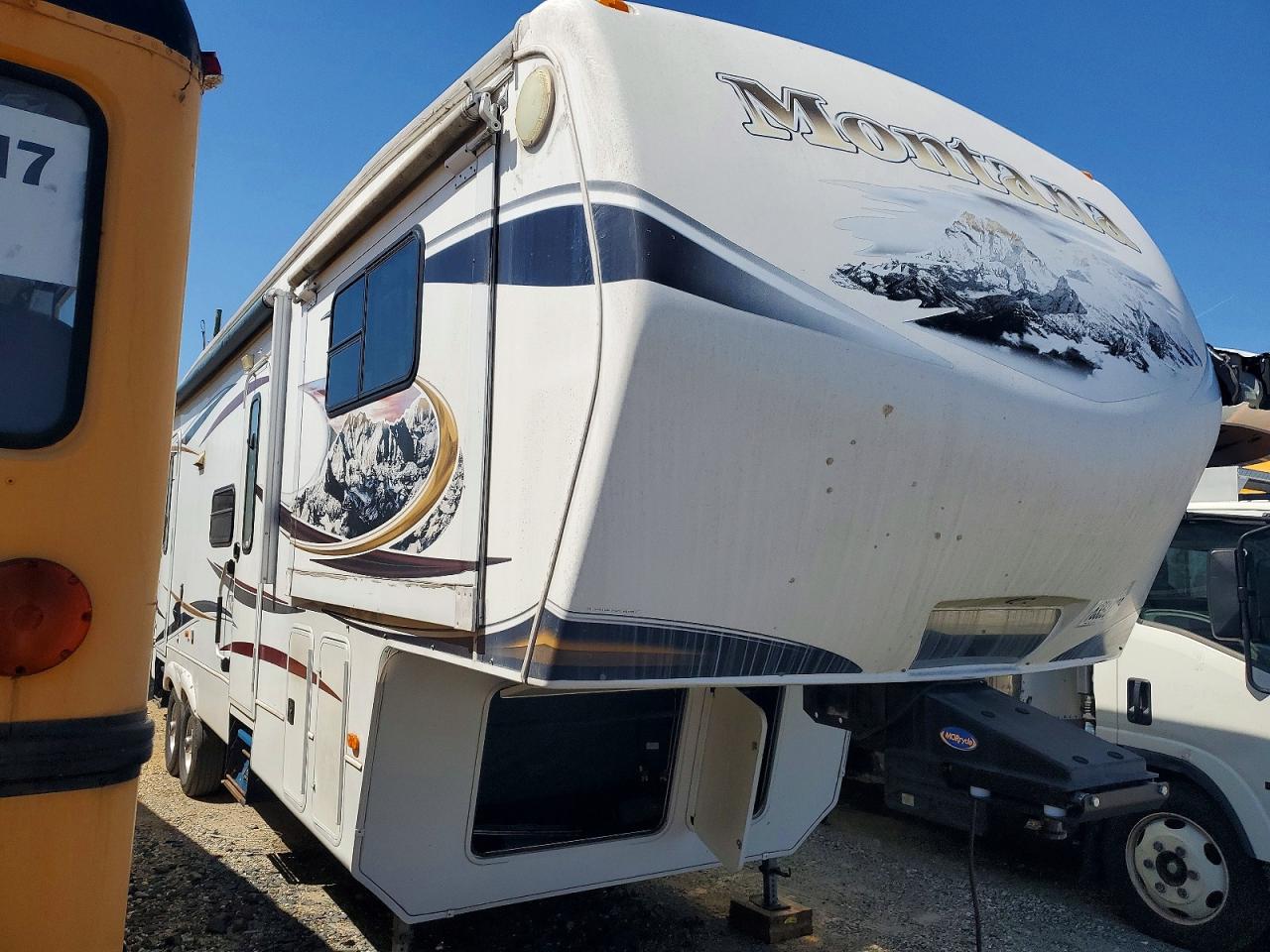 4YDF37524B4702917 · 2011 KEYSTONE RV TRAILERS