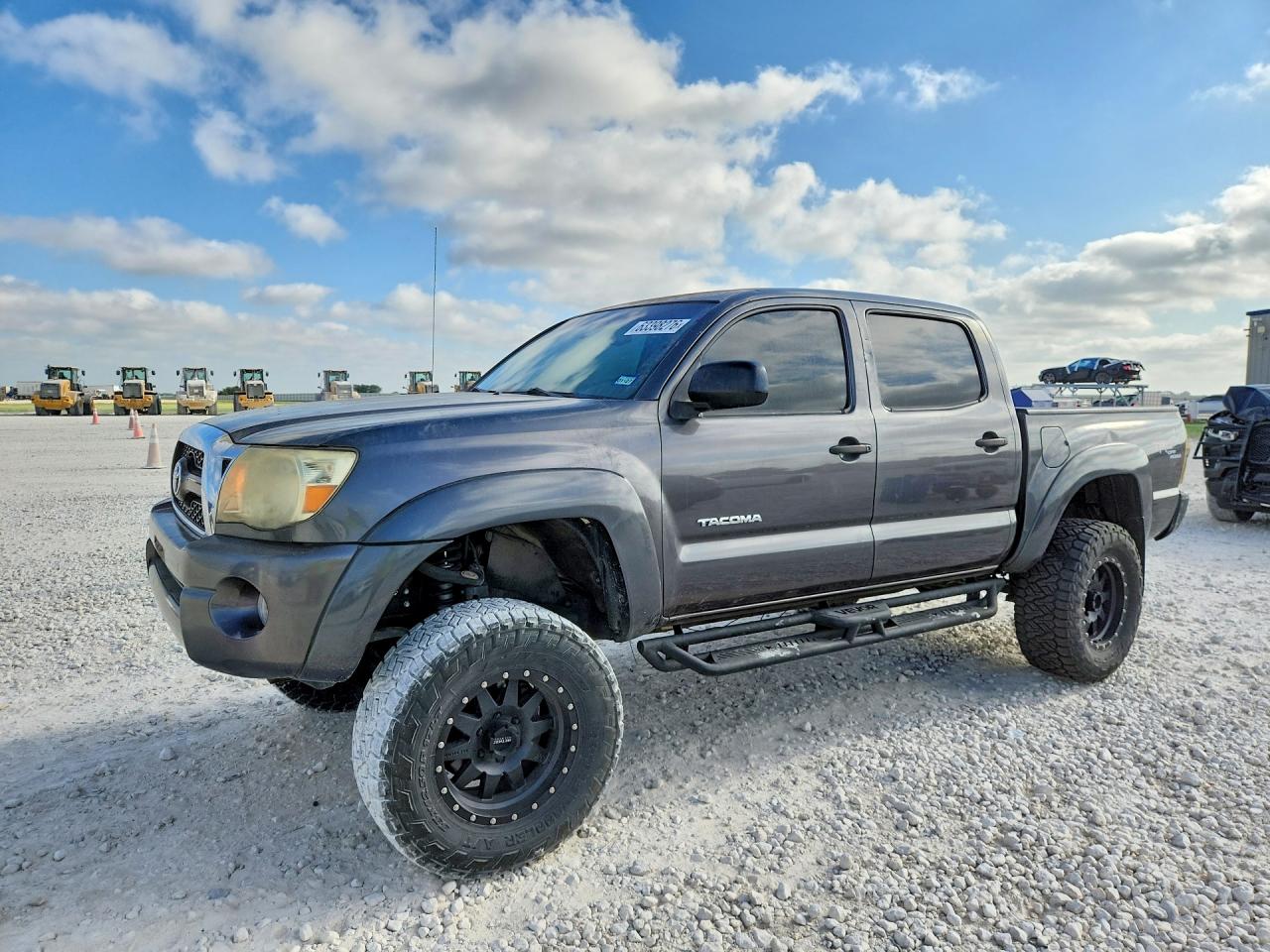 5TFJU4GN4BX001986 · 2011 TOYOTA TACOMA