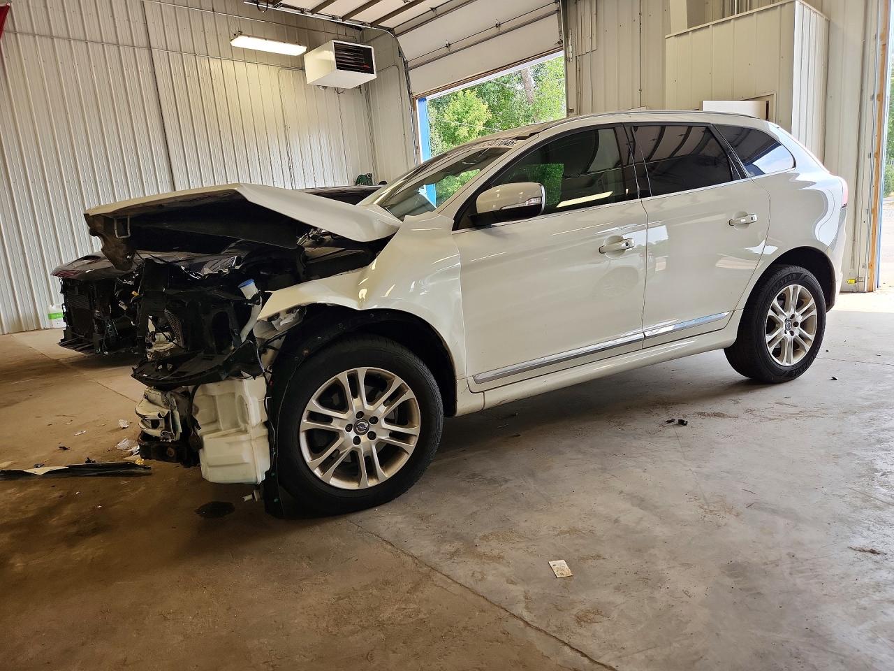 YV4612RK9G2804865 · 2016 VOLVO XC60