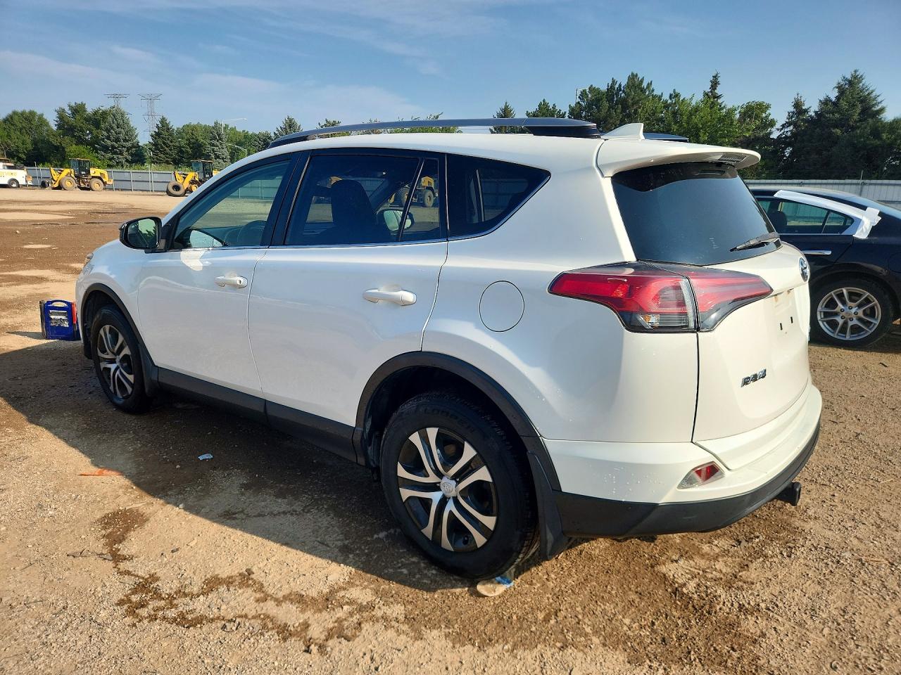 JTMBFREV2HJ158443 · 2017 TOYOTA RAV4 · 2/12