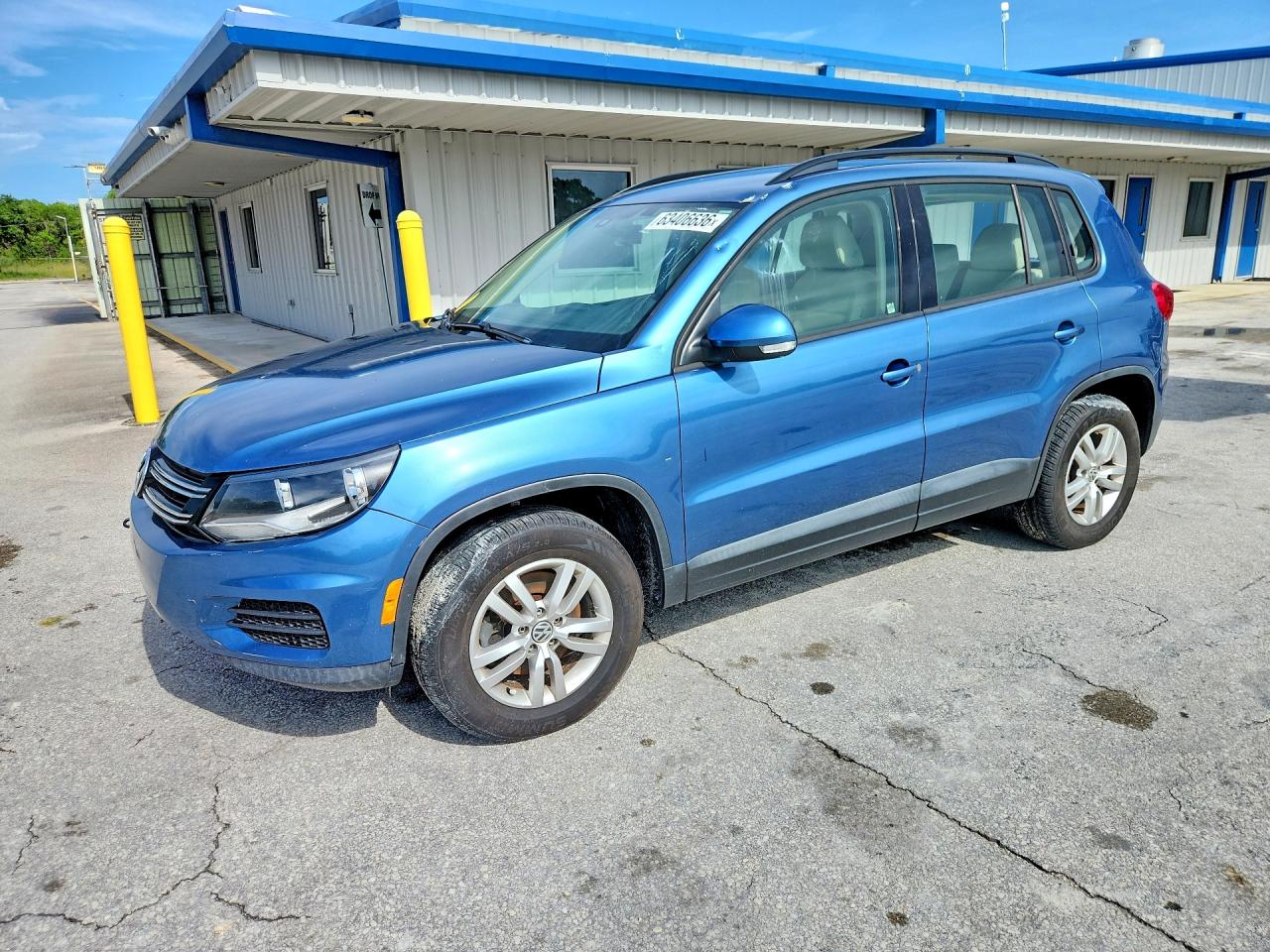 WVGAV7AX8HK037951 · 2017 VOLKSWAGEN TIGUAN