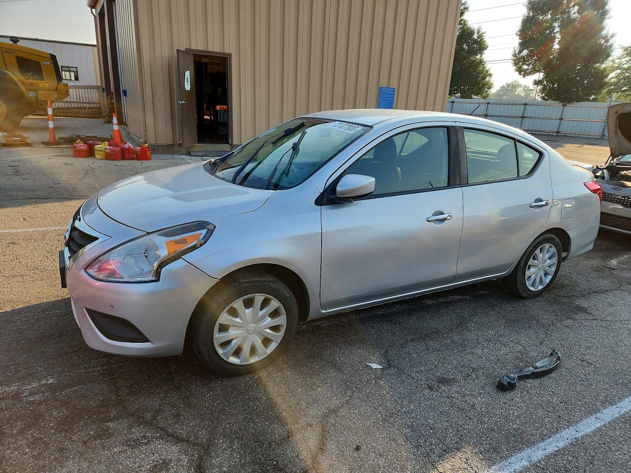 3N1CN7AP5JL811335 · 2018 NISSAN VERSA