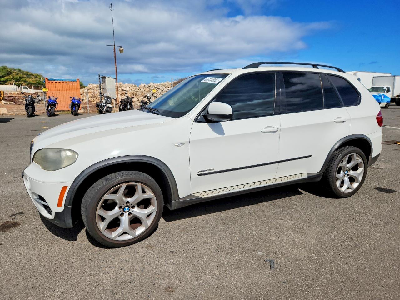 5UXZV4C51BL402407 · 2011 BMW X5