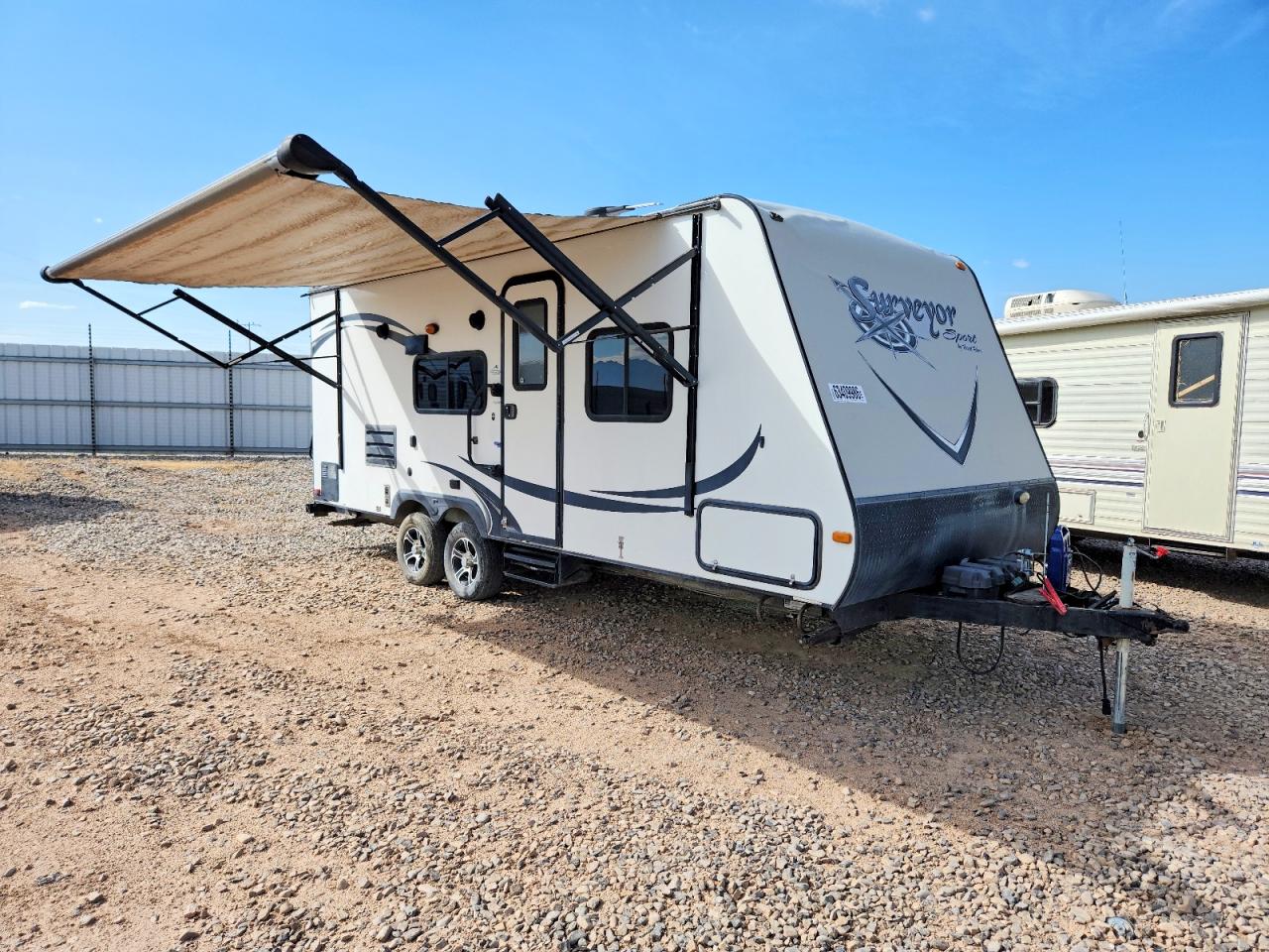 4X4TSVX21E2473049 · 2014 FORESRIVER SURVEYOR