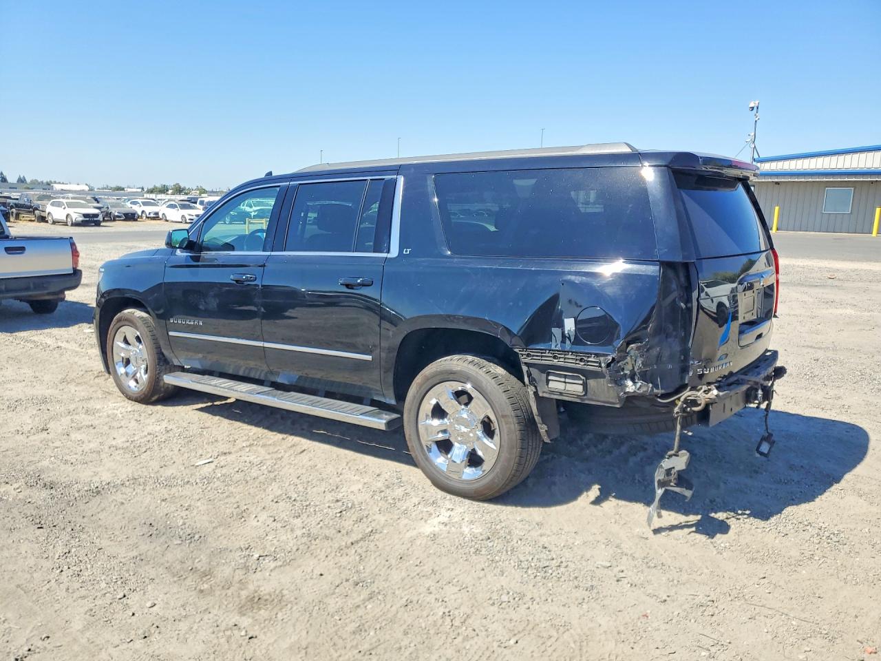 1GNSKHKC8HR397660 · 2017 CHEVROLET SUBURBAN · 2/14