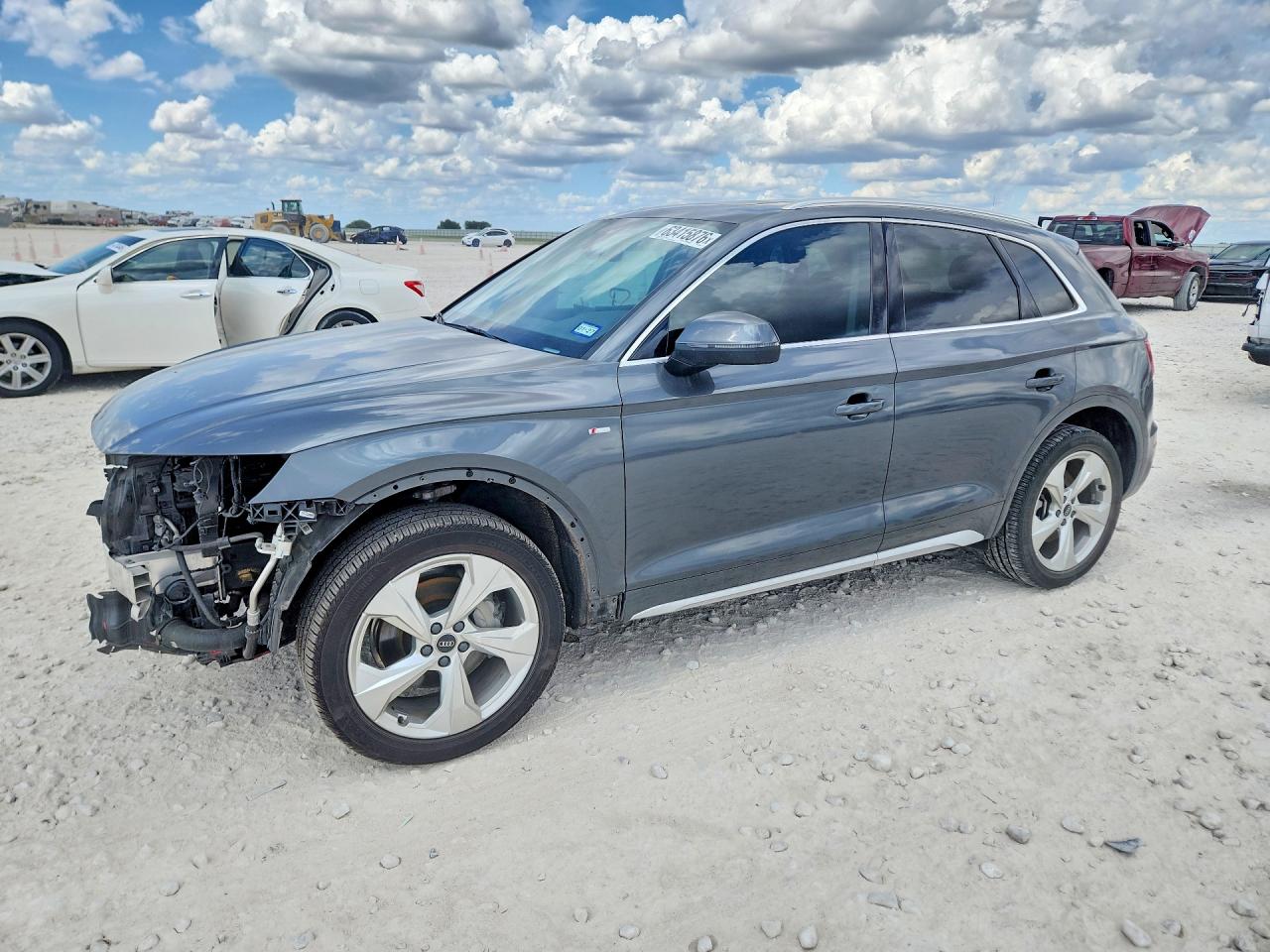 WA1EAAFY9N2108869 · 2022 AUDI Q5