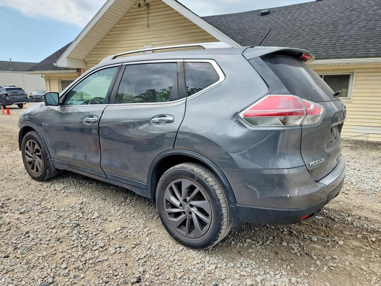 5N1AT2MV5GC763665 · 2016 NISSAN ROGUE · 2/14