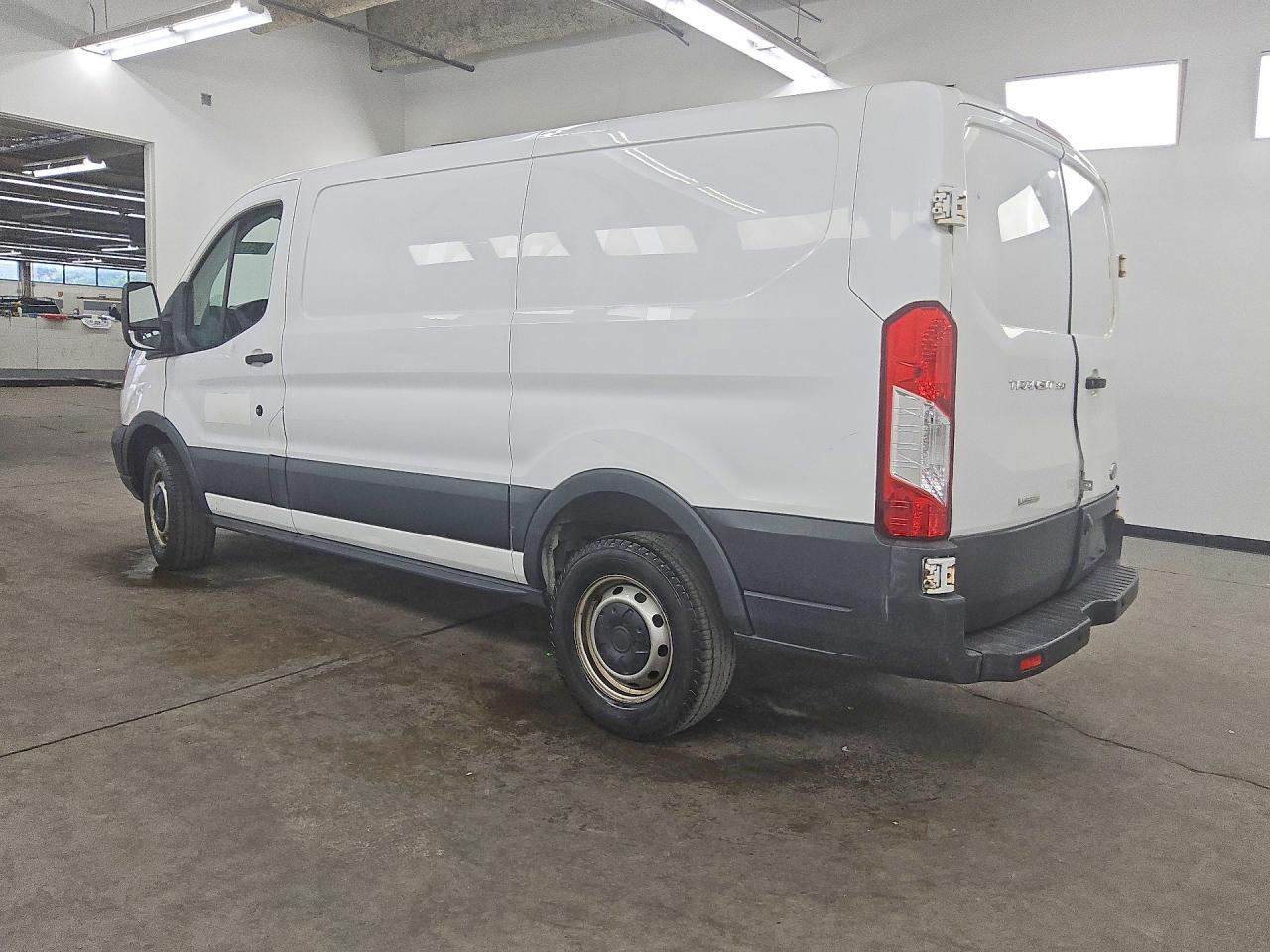 1FTBW1ZG5JKB15499 · 2018 FORD TRANSIT · 2/13