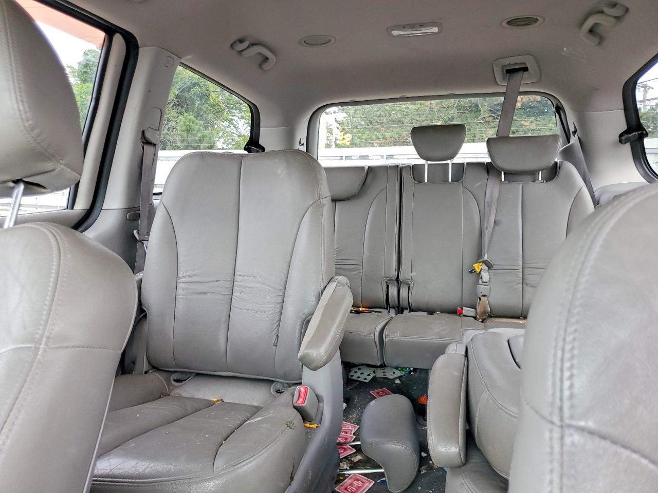 KNDMH4C37A6340414 · 2010 KIA SEDONA · 11/13