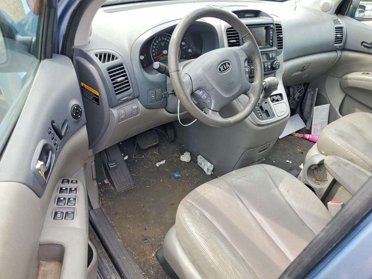 KNDMH4C37A6340414 · 2010 KIA SEDONA · 8/13