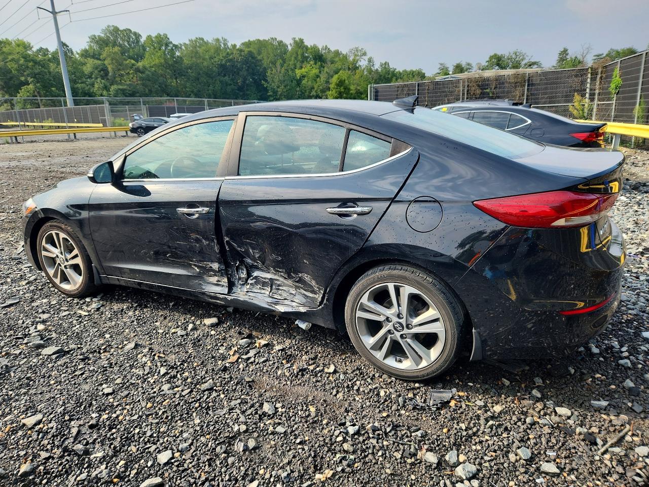 KMHD84LF7HU279111 · 2017 HYUNDAI ELANTRA · 2/12