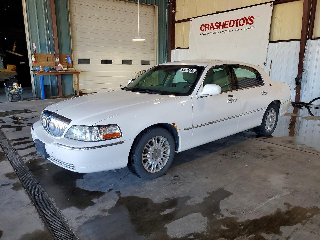 2LNBL8CVXBX761236 · 2011 LINCOLN TOWN CAR
