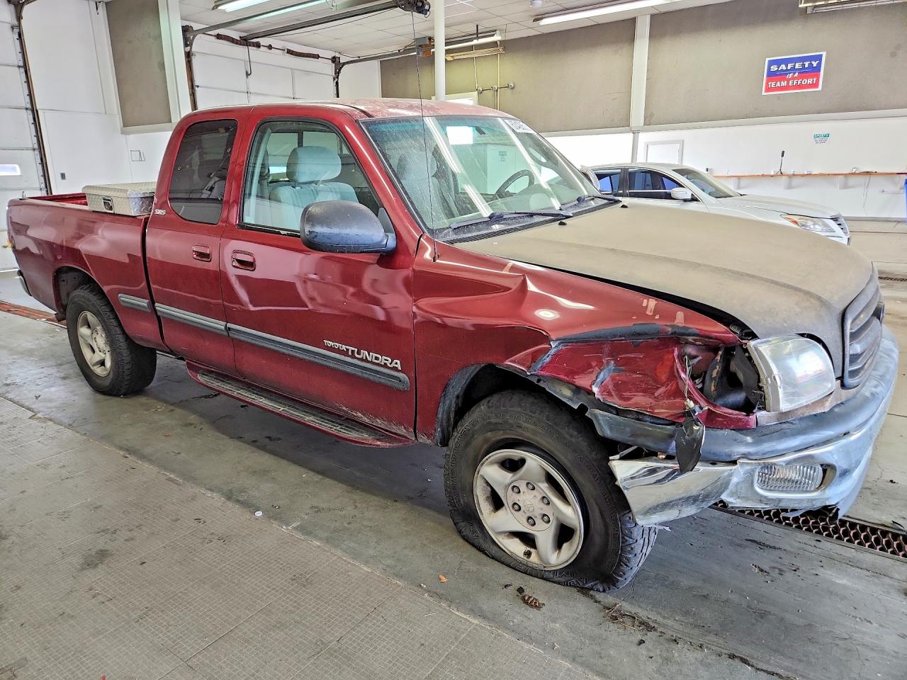 5TBRT3419YS024916 · 2000 TOYOTA TUNDRA · 4/12