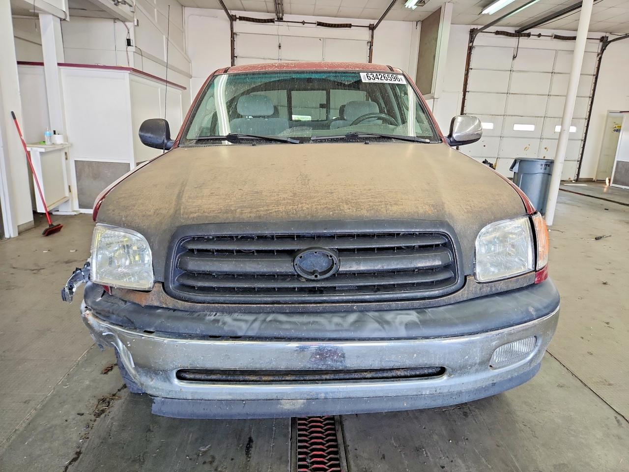 5TBRT3419YS024916 · 2000 TOYOTA TUNDRA · 5/12