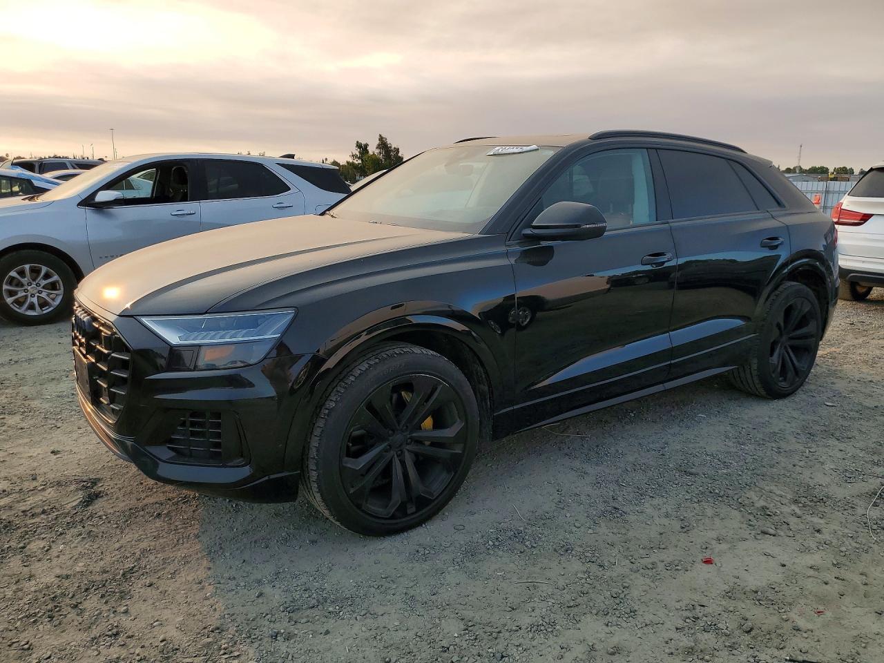 WA1CVAF14KD015059 · 2019 AUDI Q8