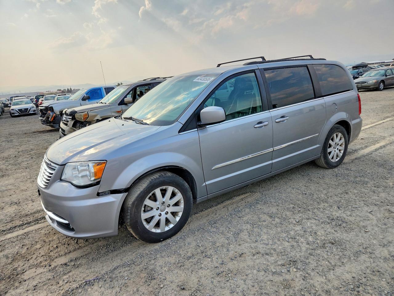 2C4RC1BG1FR636634 · 2015 CHRYSLER TOWN & COUNTRY