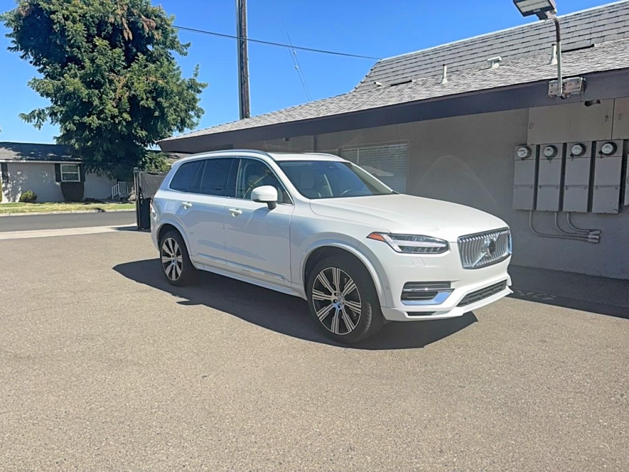 YV4H60PE4S1316384 · 2025 VOLVO XC90