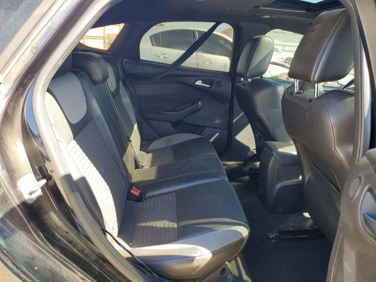 1FADP3L97DL126584 · 2013 FORD FOCUS · 10/12