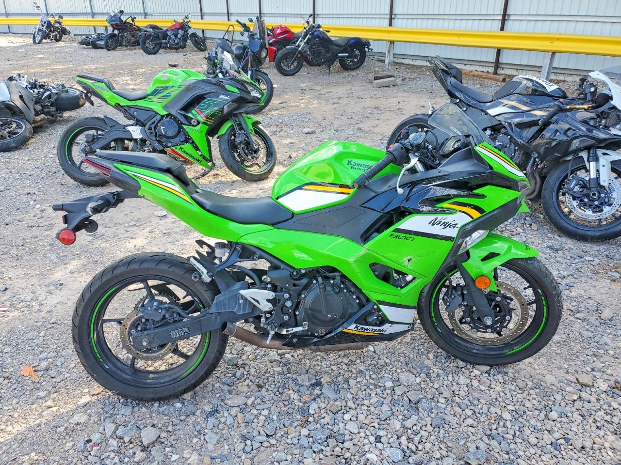 2025 KAWASAKI EX500