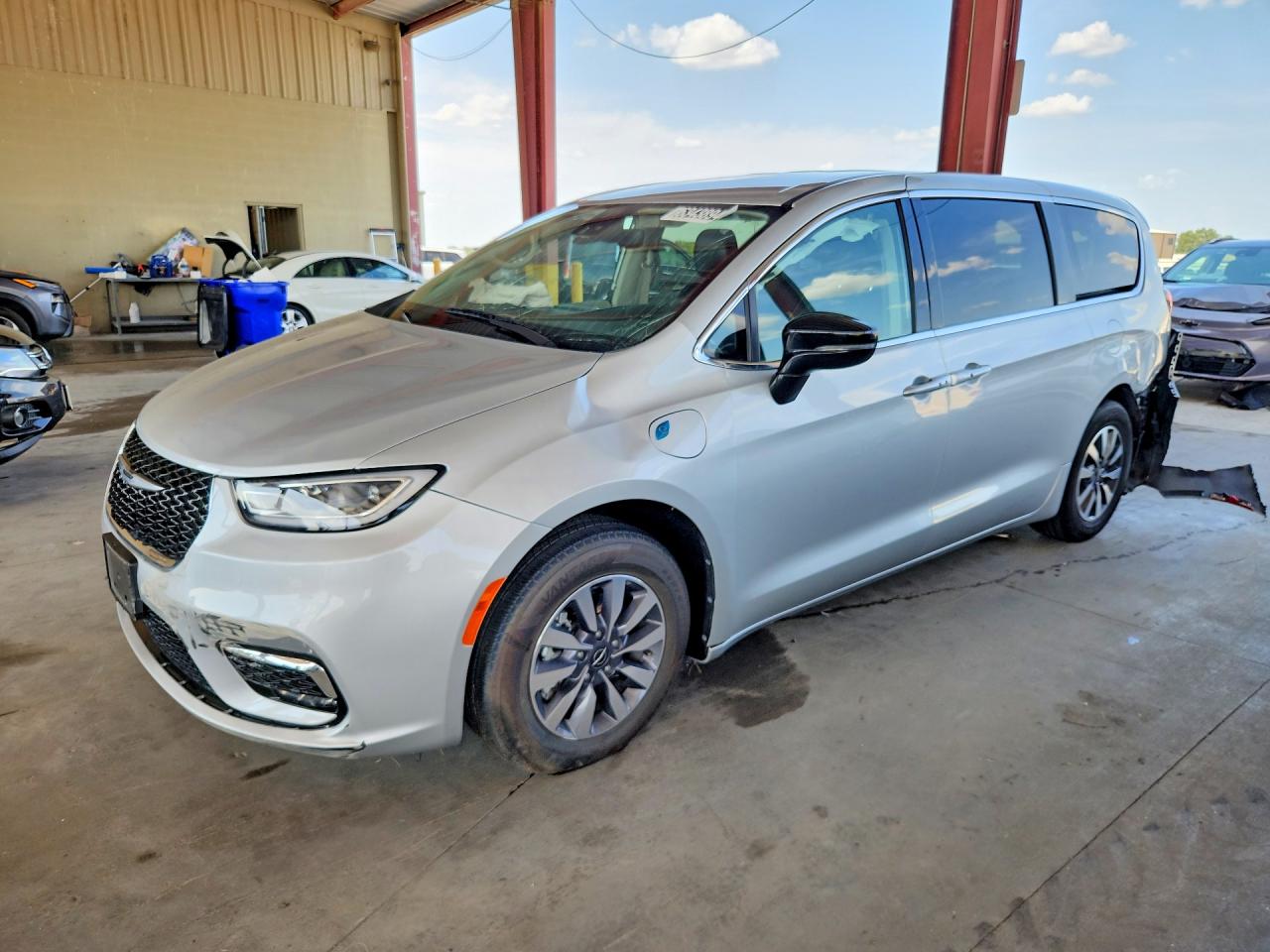 2C4RC1S79RR137570 · 2024 CHRYSLER PACIFICA