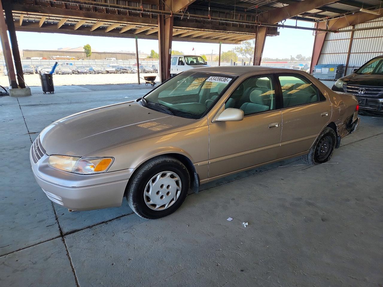 4T1BG22K1WU354427 · 1998 TOYOTA CAMRY