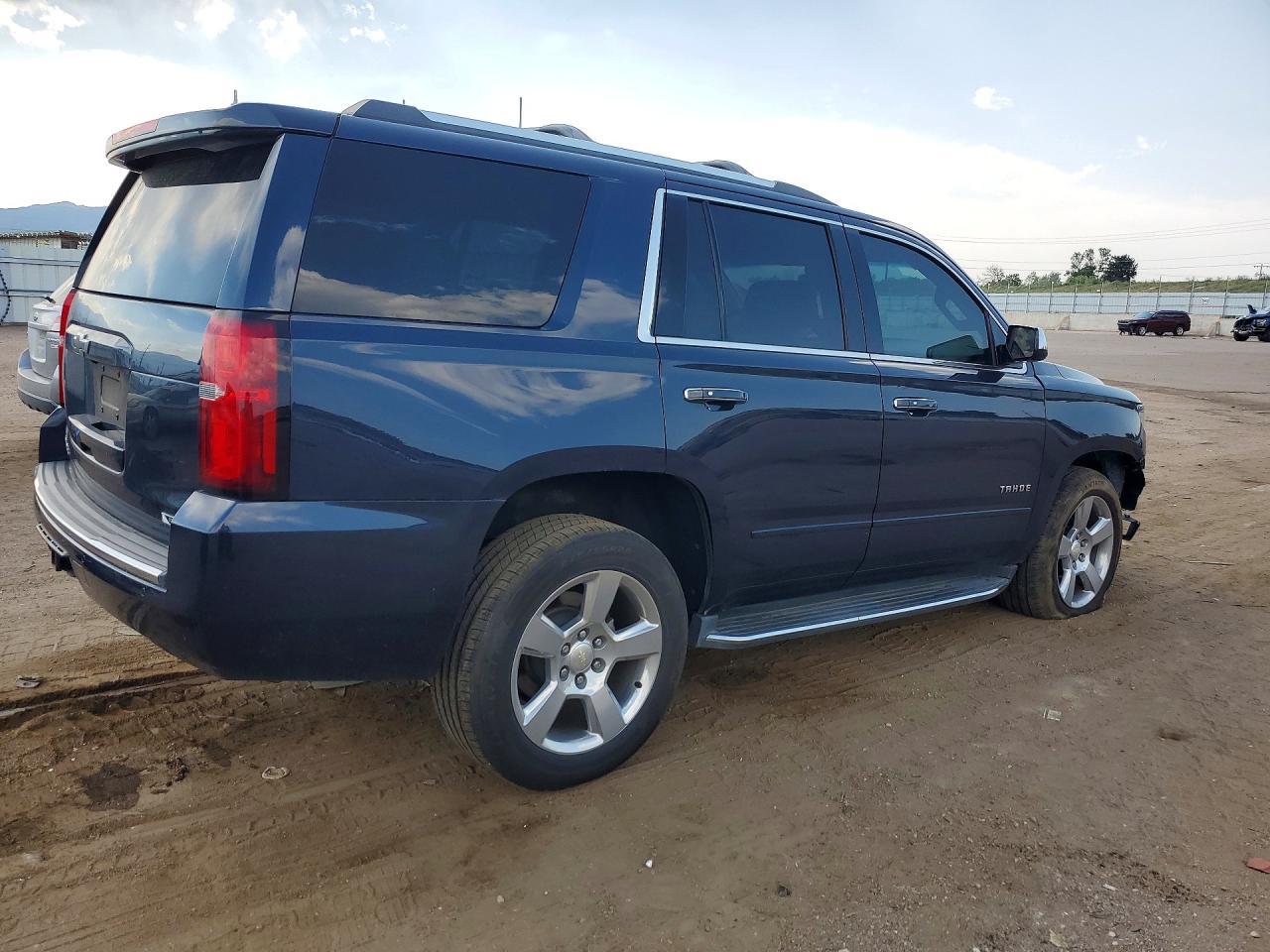 1GNSKCKC8JR279715 · 2018 CHEVROLET TAHOE · 3/13