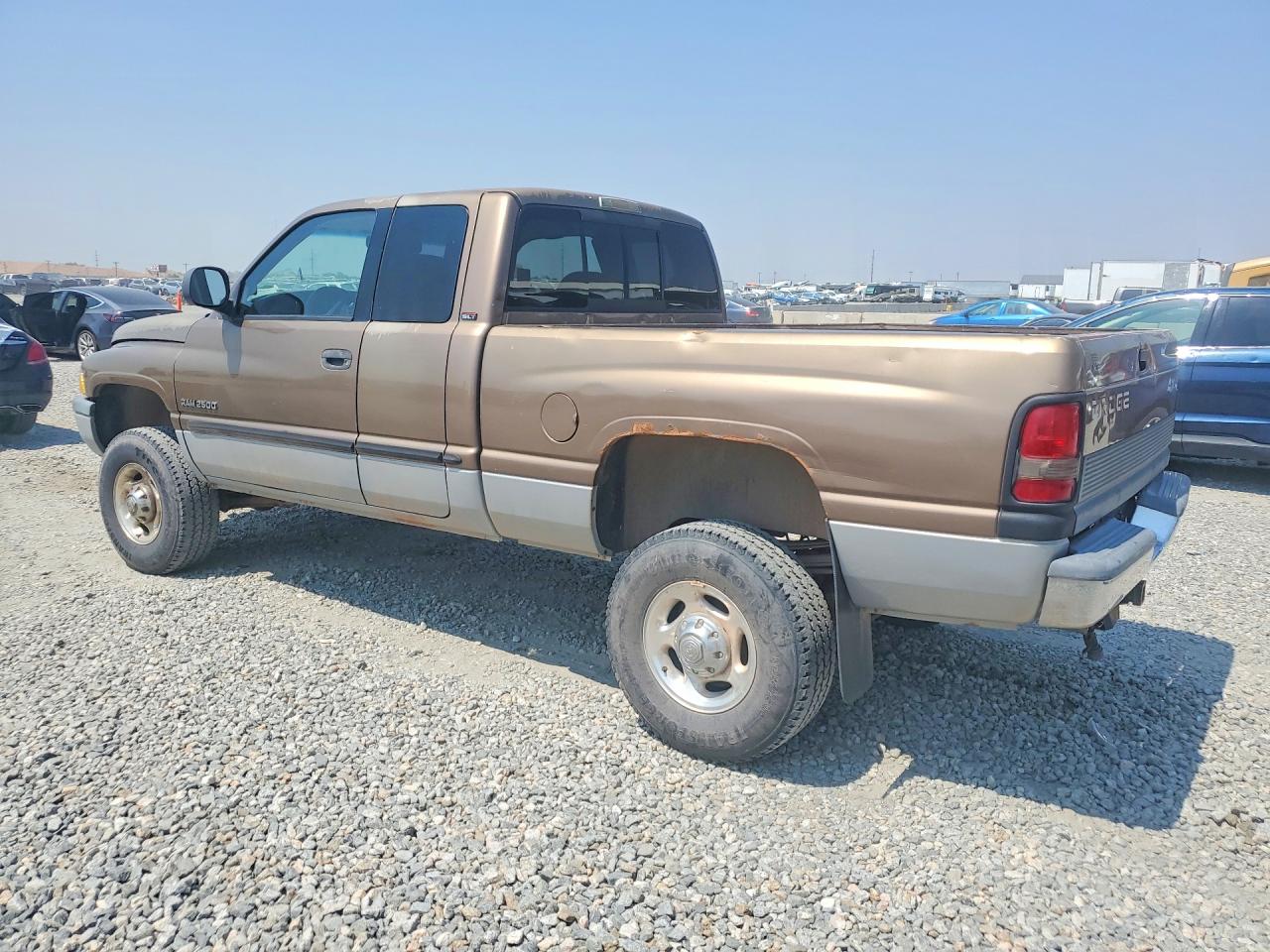 1B7KF23Z9YJ155391 · 2000 DODGE RAM 2500 · 2/12