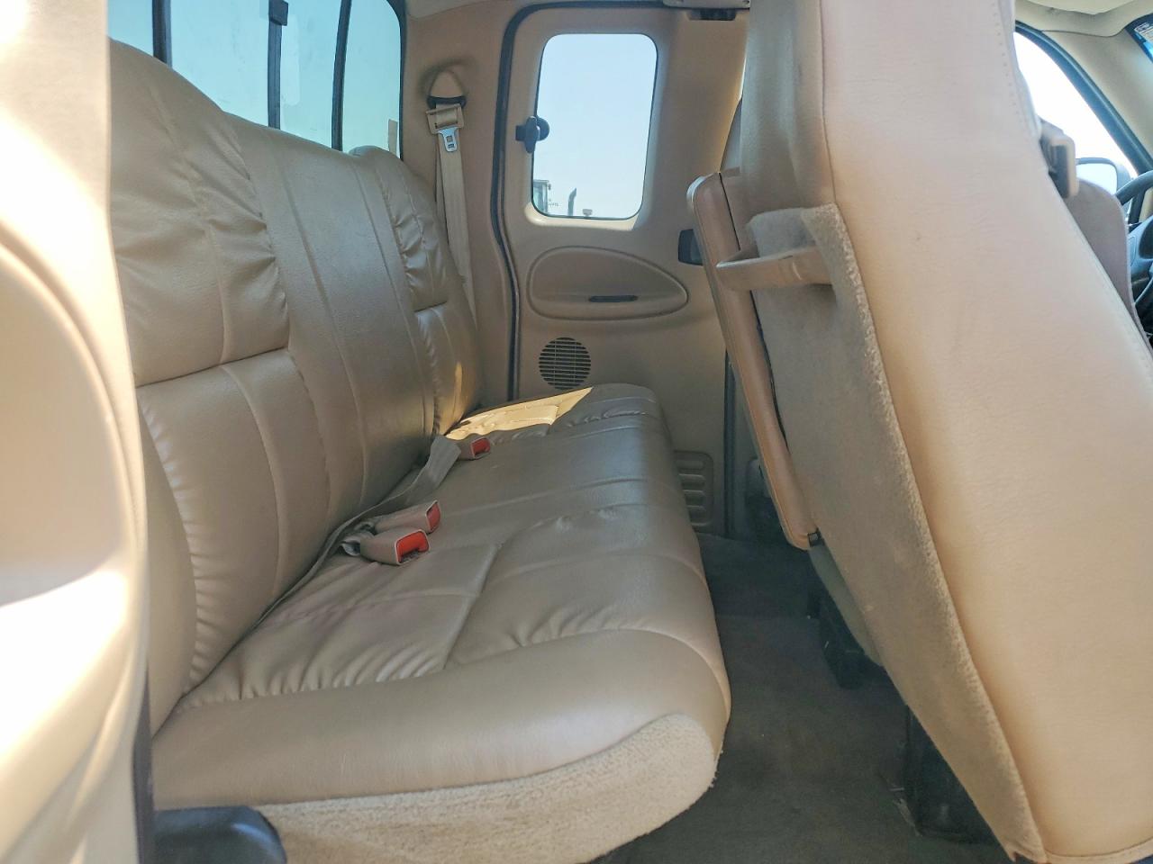 1B7KF23Z9YJ155391 · 2000 DODGE RAM 2500 · 10/12
