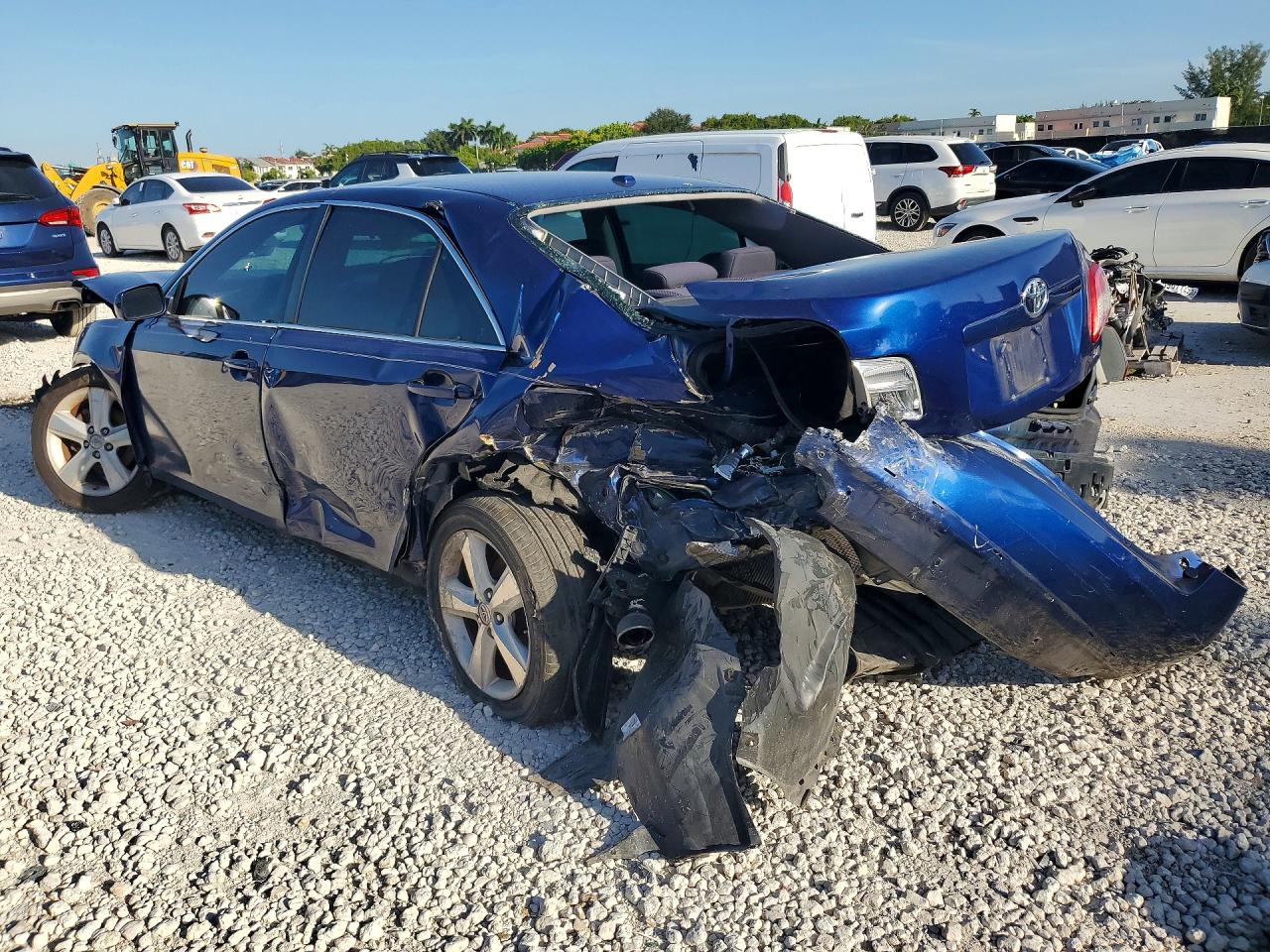 4T1BF3EKXAU501809 · 2010 TOYOTA CAMRY · 2/12