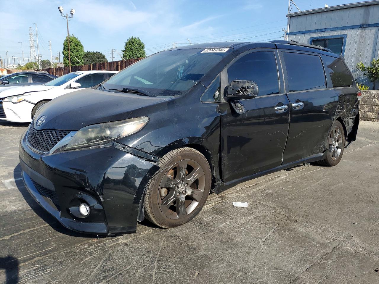 5TDXK3DC6FS601224 · 2015 TOYOTA SIENNA