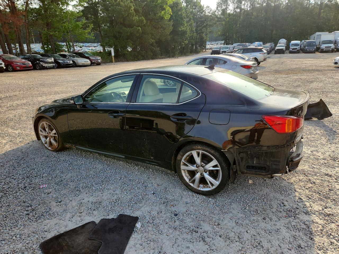 JTHBF5C26A5116677 · 2010 LEXUS IS 250 · 2/13