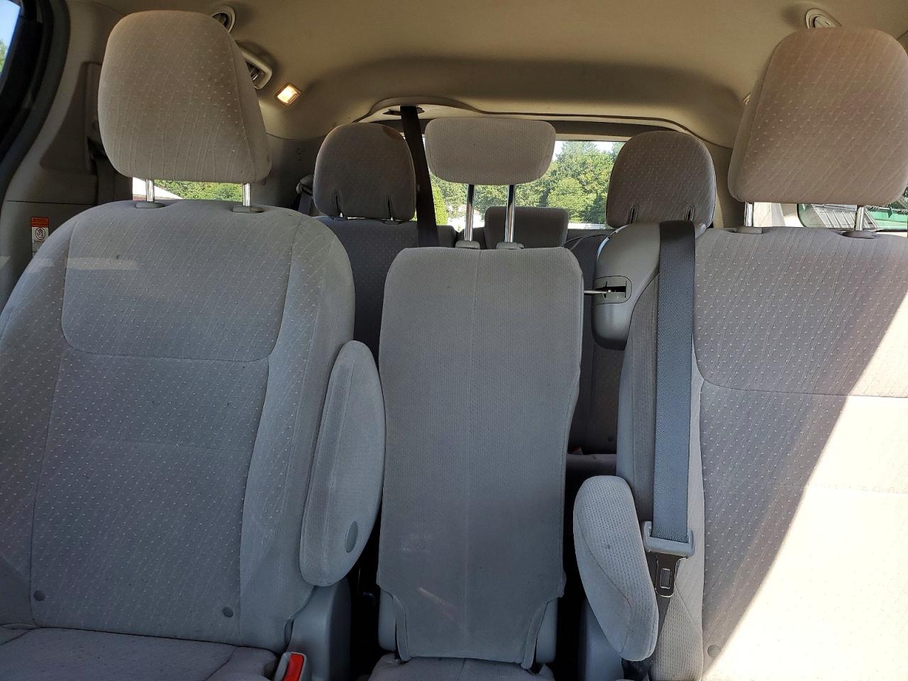 5TDKZ3DC2JS932039 · 2018 TOYOTA SIENNA · 10/13