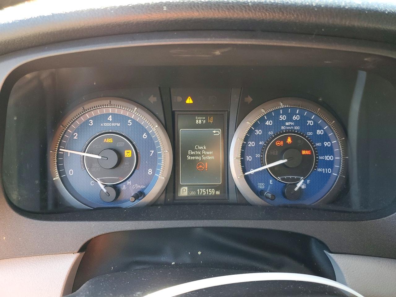 5TDKZ3DC2JS932039 · 2018 TOYOTA SIENNA · 9/13