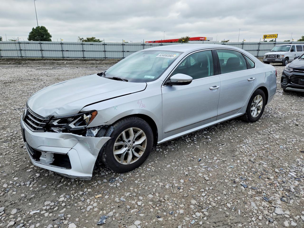 1VWAT7A32HC085301 · 2017 VOLKSWAGEN PASSAT