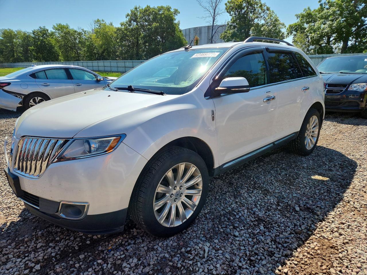 2LMDJ8JK6FBL24445 · 2015 LINCOLN MKX