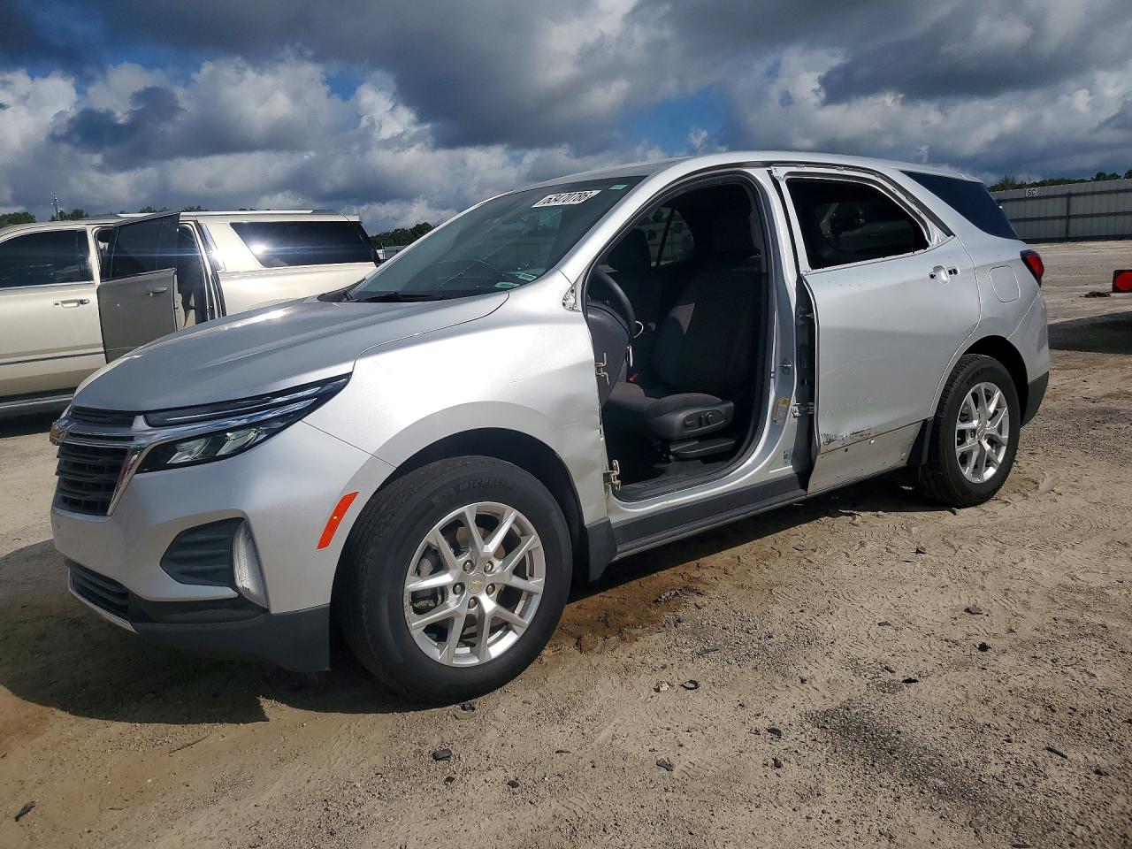 3GNAXKEV9NS188637 · 2022 CHEVROLET EQUINOX
