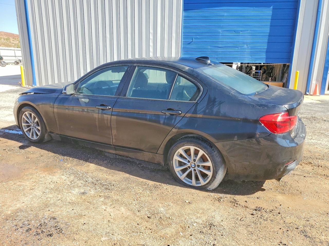 WBA8A3C53JA494758 · 2018 BMW 320 · 2/12