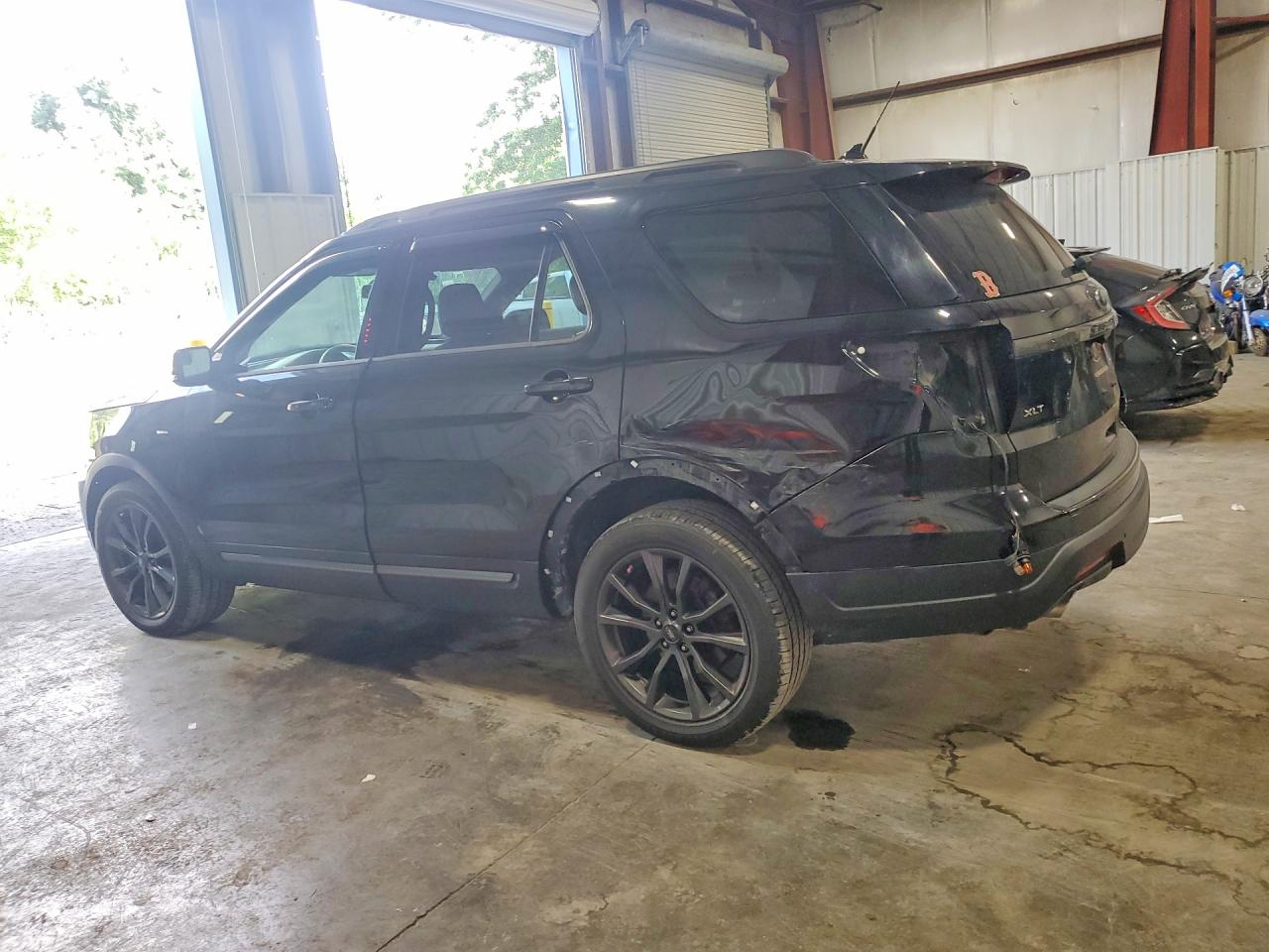 1FM5K8D89JGB01945 · 2018 FORD EXPLORER · 2/13