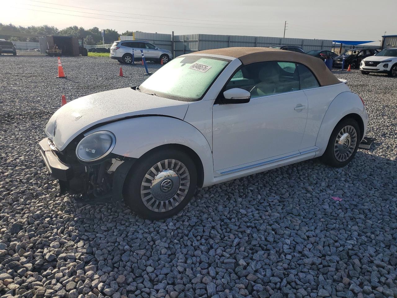 3VW517AT4FM809198 · 2015 VOLKSWAGEN BEETLE